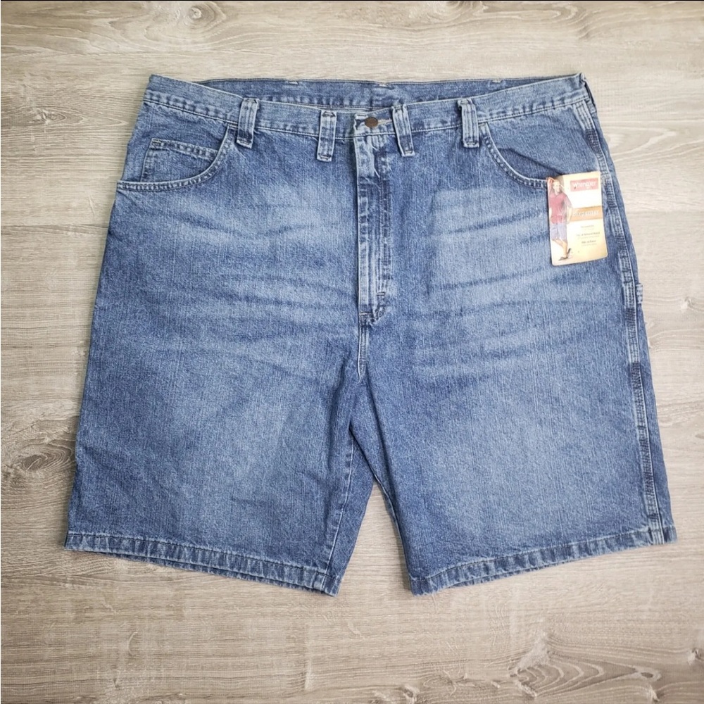 NWT Wrangler Carpenter Jean Denim Shorts Mens Size 46 REG
